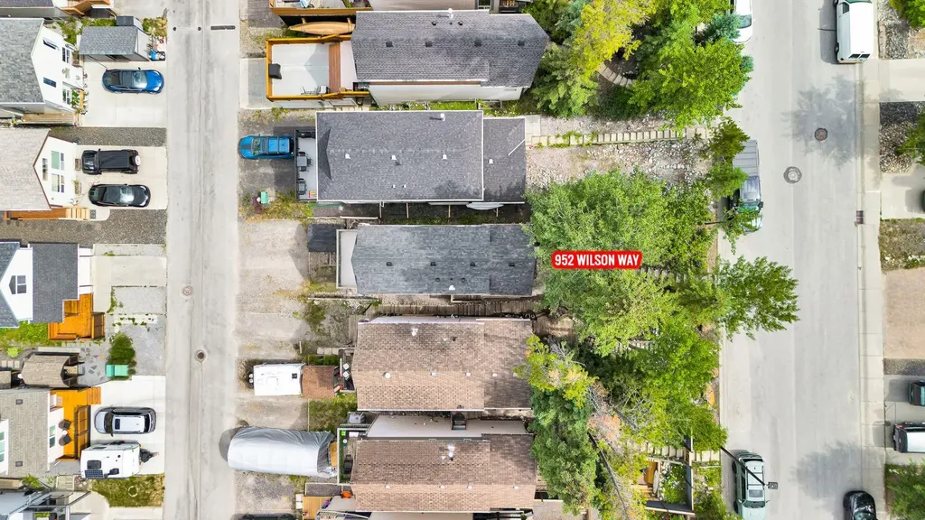 952 Wilson Way Canmore AB T1W 2Z4
