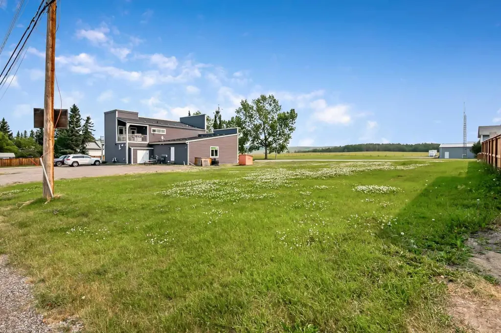 410 Main Street NW Diamond Valley AB T0L2A0