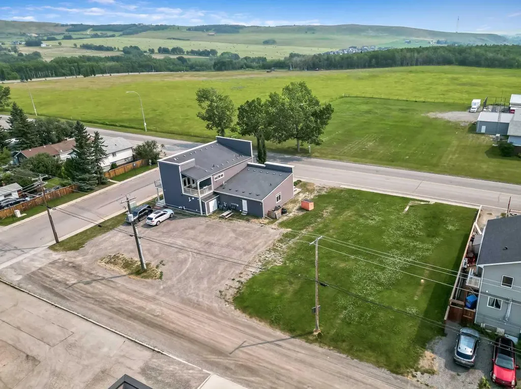 410 Main Street NW Diamond Valley AB T0L2A0