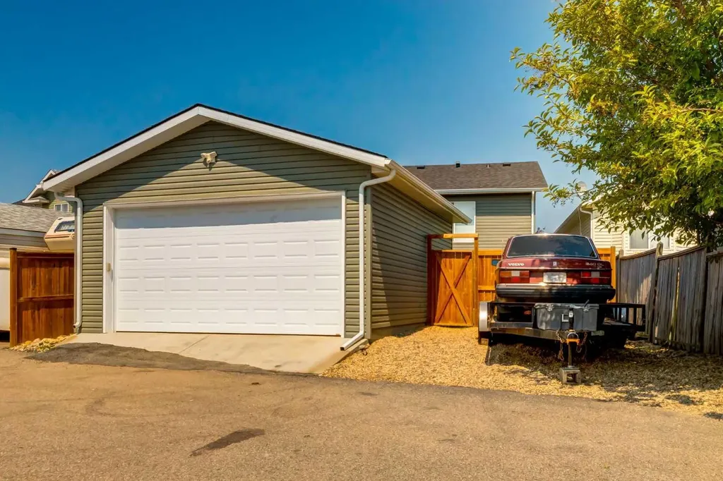 92 Covington Court NE Calgary AB T3K 4L9