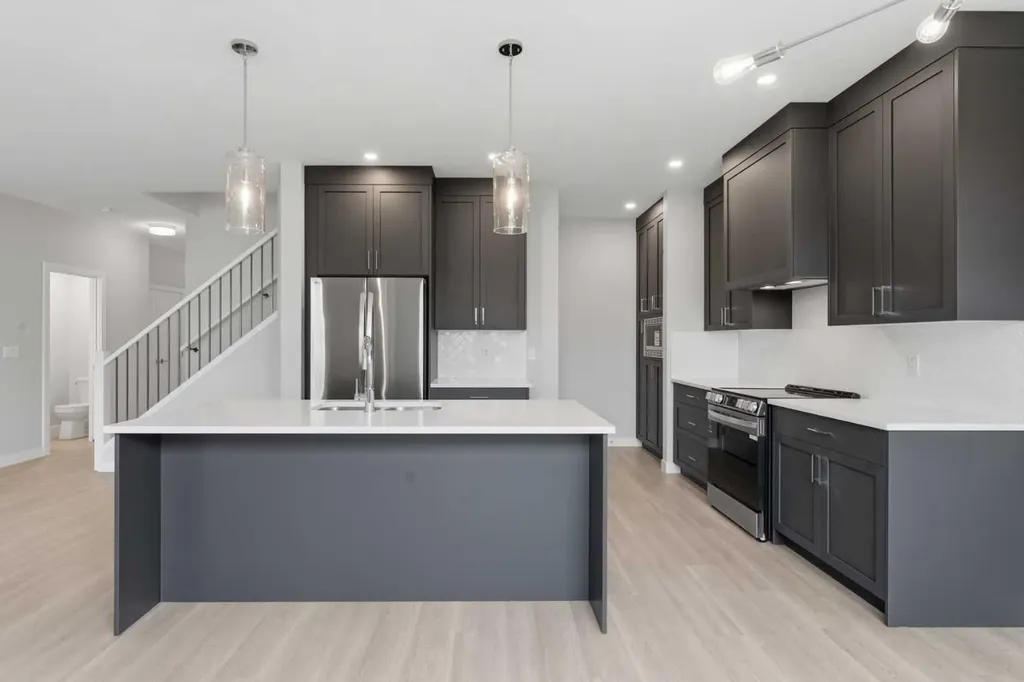 201 Cooperswood Green SW Airdrie AB T3B 3Y6