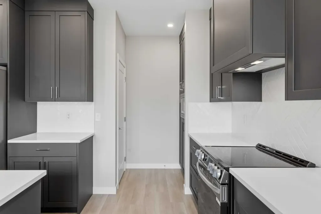 201 Cooperswood Green SW Airdrie AB T3B 3Y6