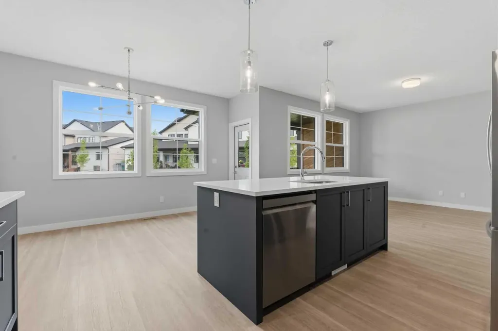 201 Cooperswood Green SW Airdrie AB T3B 3Y6