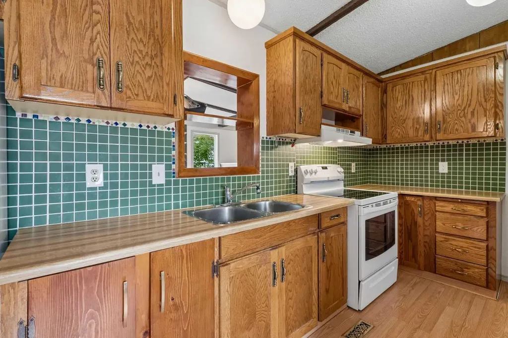 165 Spring Dale Circle SE Airdrie AB T4A 1P4