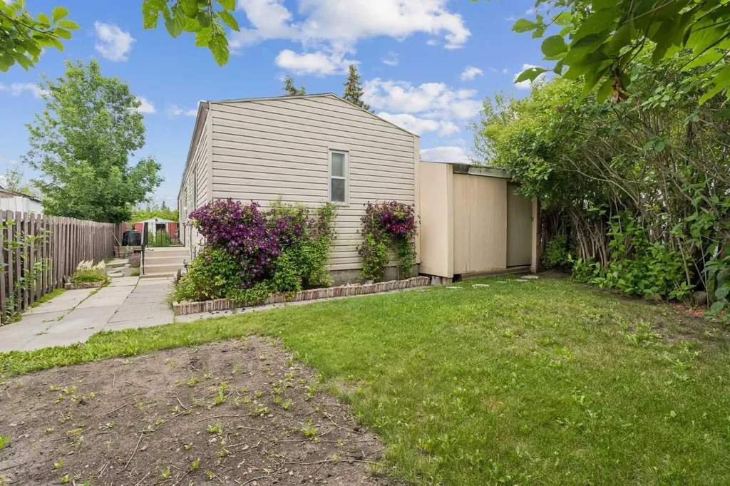 165 Spring Dale Circle SE Airdrie AB T4A 1P4
