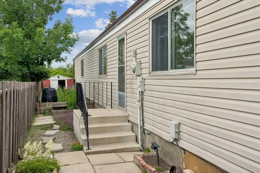 165 Spring Dale Circle SE Airdrie AB T4A 1P4