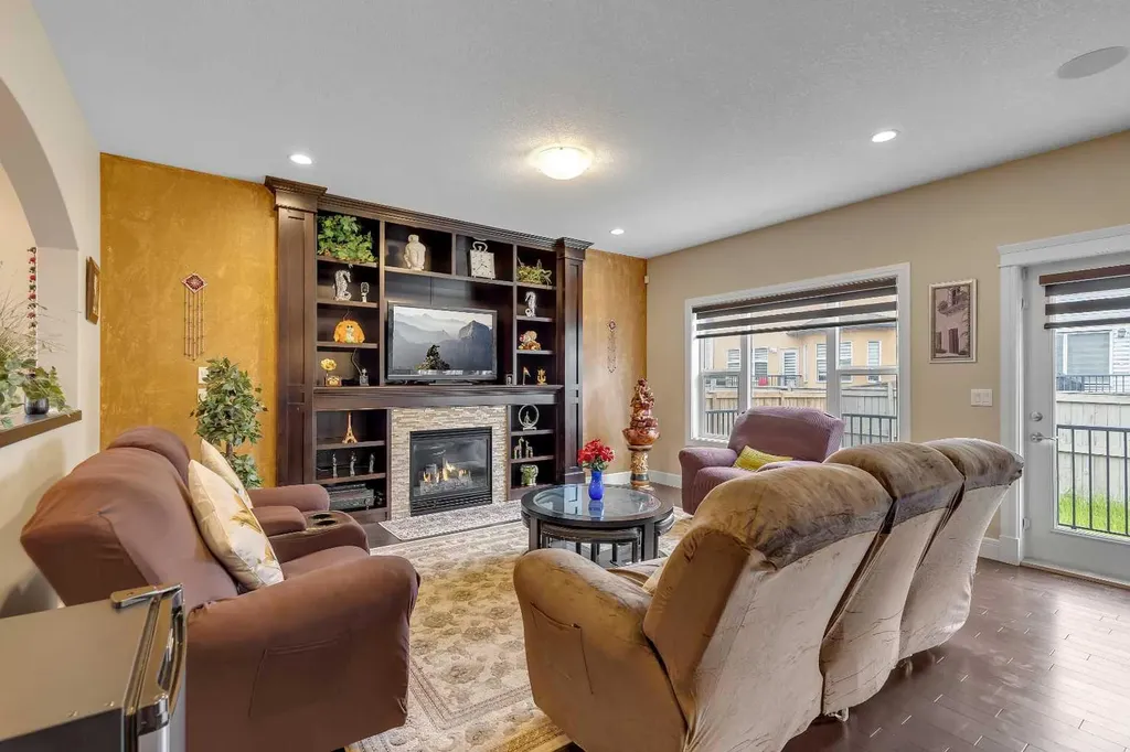 9 Saddlelake Grove NE Calgary AB T3J 0P2