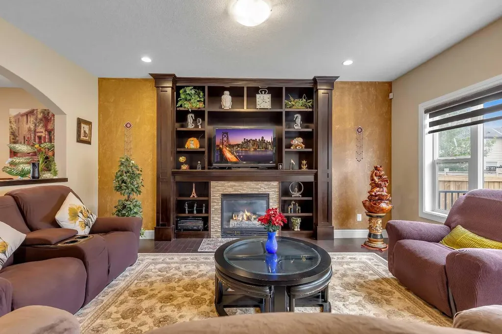 9 Saddlelake Grove NE Calgary AB T3J 0P2