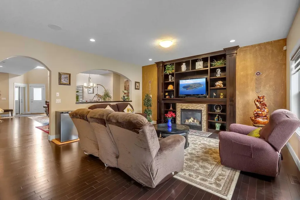 9 Saddlelake Grove NE Calgary AB T3J 0P2