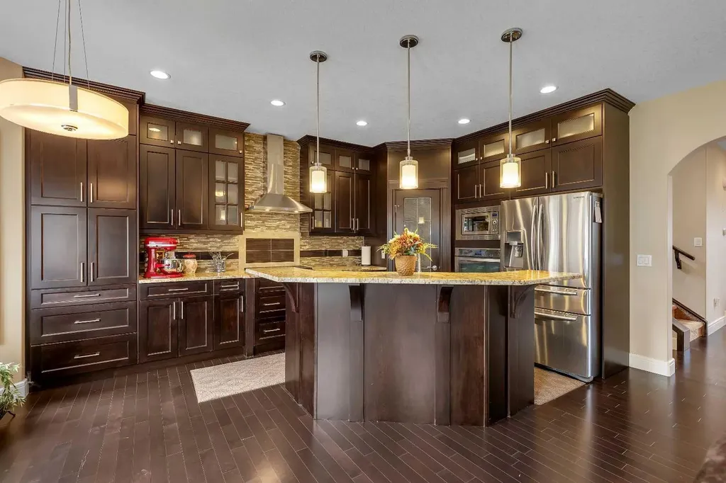 9 Saddlelake Grove NE Calgary AB T3J 0P2