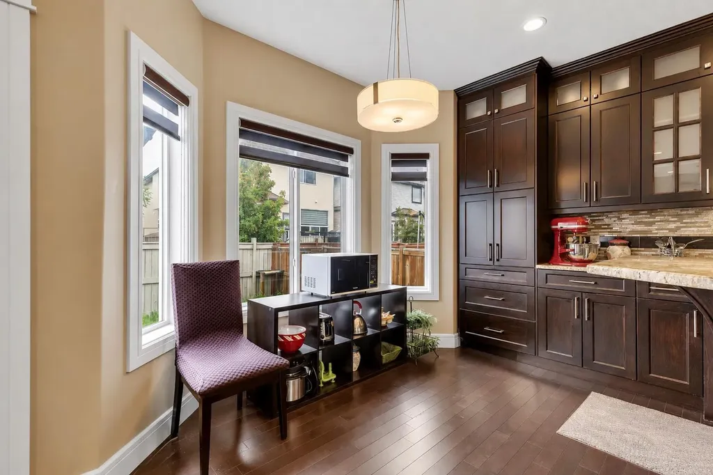 9 Saddlelake Grove NE Calgary AB T3J 0P2