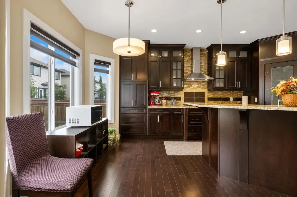 9 Saddlelake Grove NE Calgary AB T3J 0P2