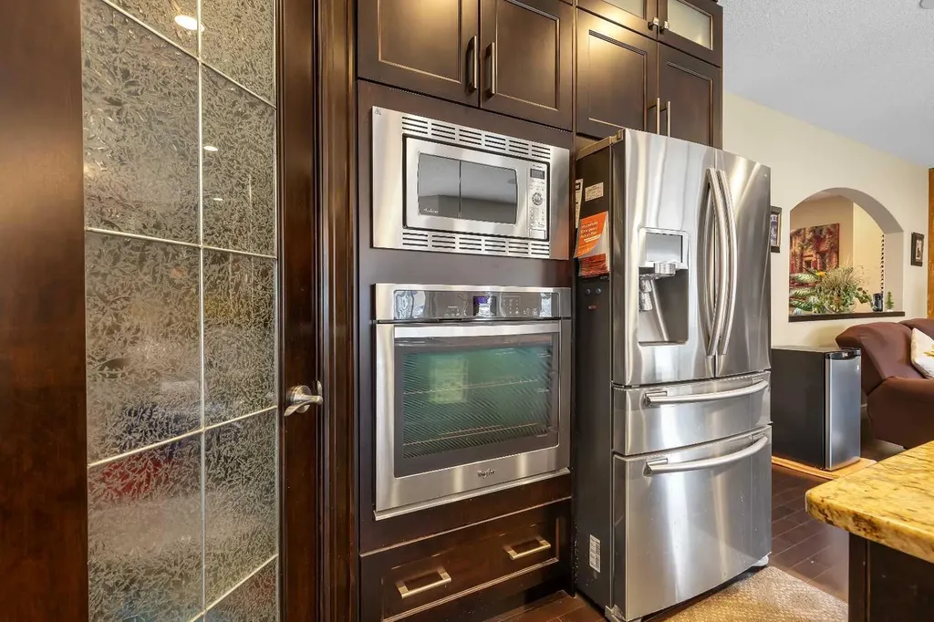 9 Saddlelake Grove NE Calgary AB T3J 0P2