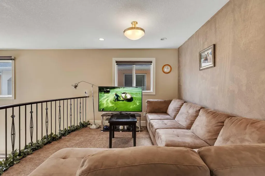 9 Saddlelake Grove NE Calgary AB T3J 0P2