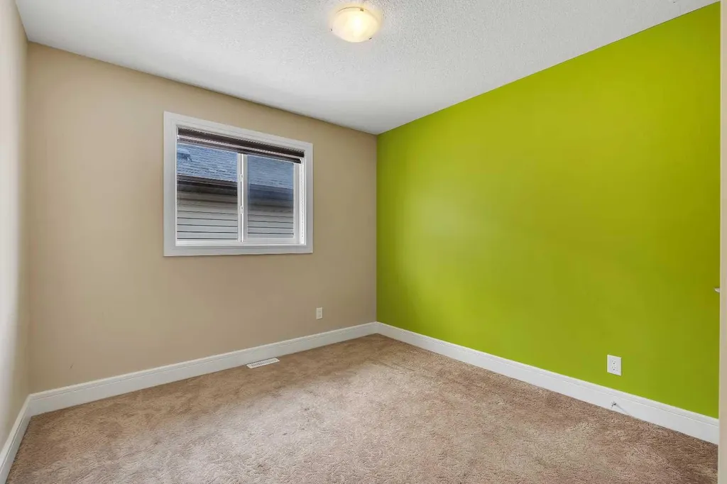 9 Saddlelake Grove NE Calgary AB T3J 0P2