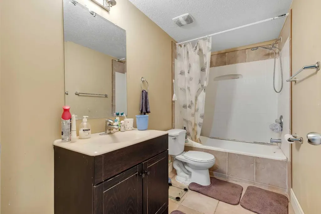 9 Saddlelake Grove NE Calgary AB T3J 0P2