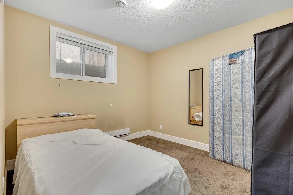 9 Saddlelake Grove NE Calgary AB T3J 0P2