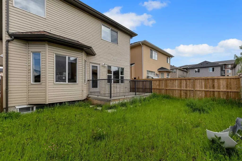9 Saddlelake Grove NE Calgary AB T3J 0P2