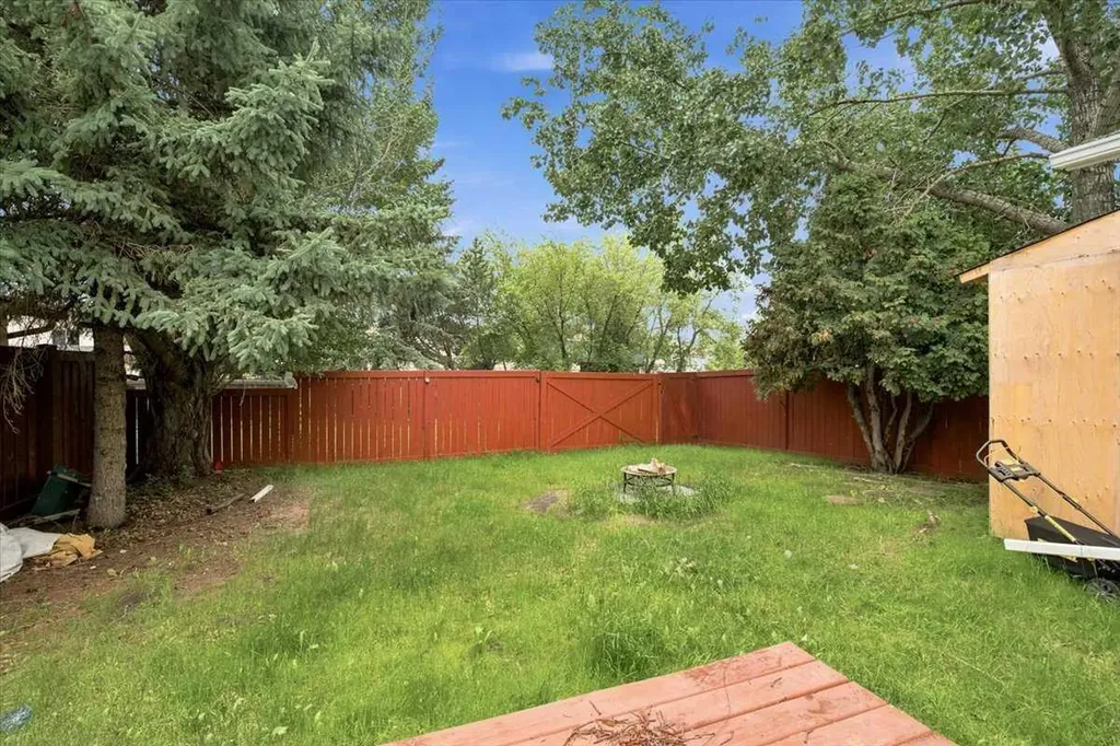 11709 95 Street Grande Prairie AB T8V 4N9