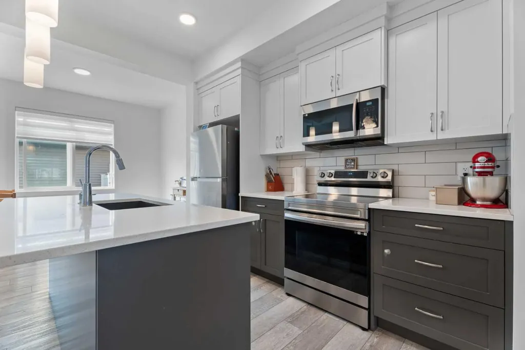 167 Wolf Creek Avenue SE Calgary AB T2X4V1