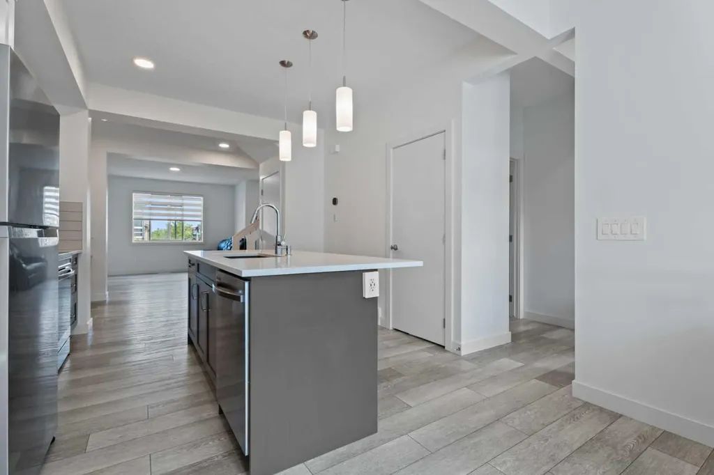 167 Wolf Creek Avenue SE Calgary AB T2X4V1