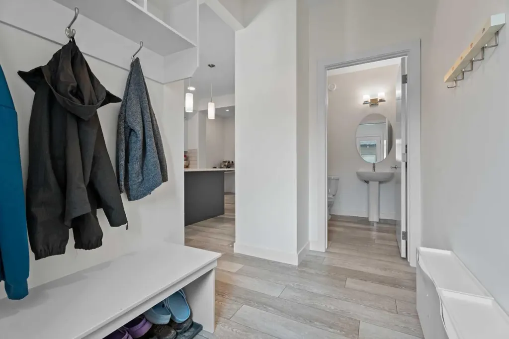 167 Wolf Creek Avenue SE Calgary AB T2X4V1