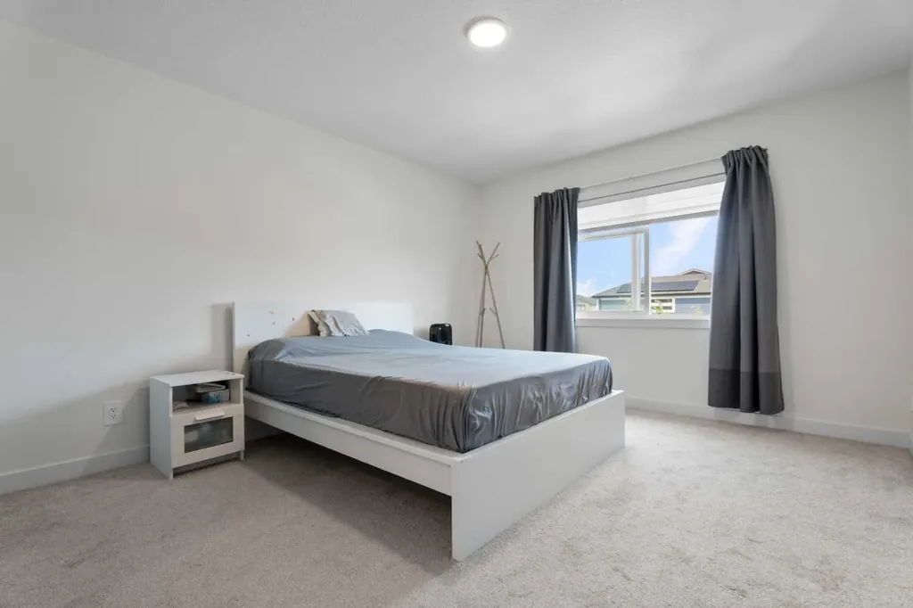 167 Wolf Creek Avenue SE Calgary AB T2X4V1
