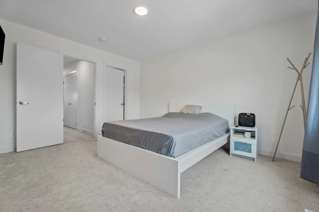 167 Wolf Creek Avenue SE Calgary AB T2X4V1