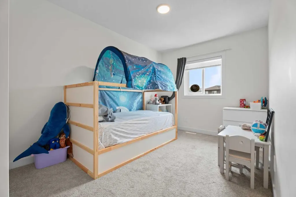 167 Wolf Creek Avenue SE Calgary AB T2X4V1