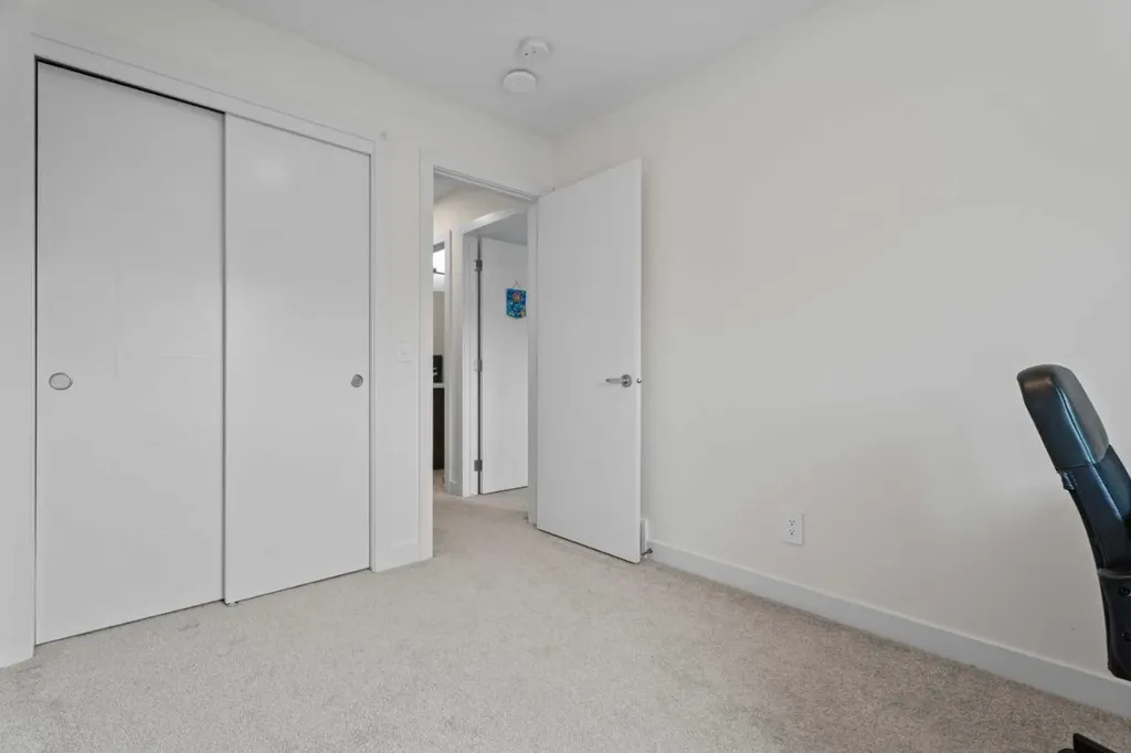 167 Wolf Creek Avenue SE Calgary AB T2X4V1