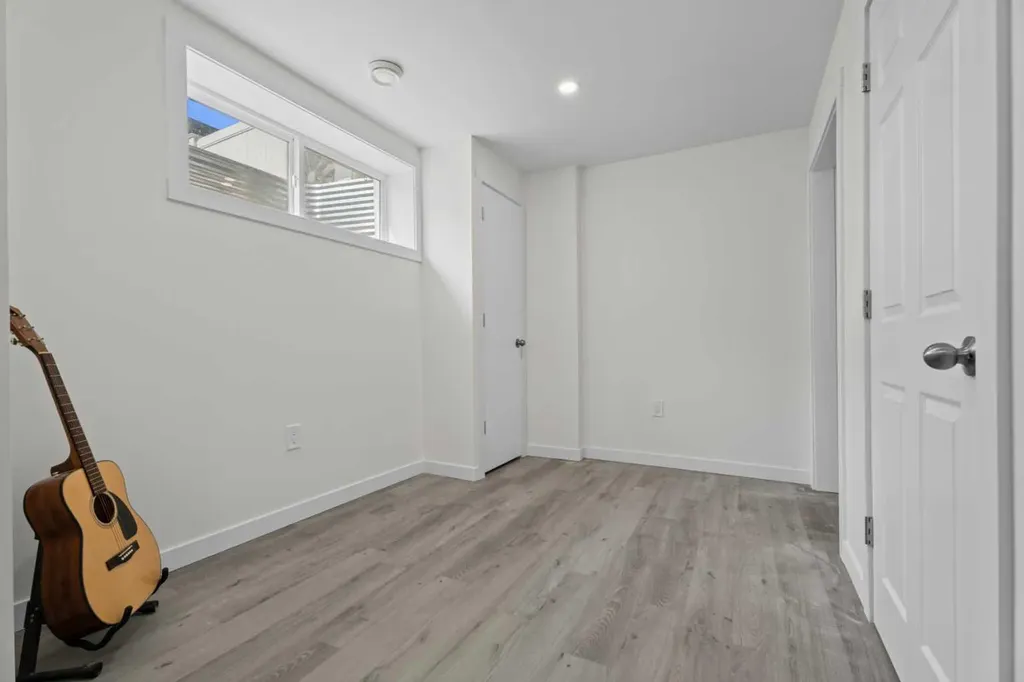 167 Wolf Creek Avenue SE Calgary AB T2X4V1