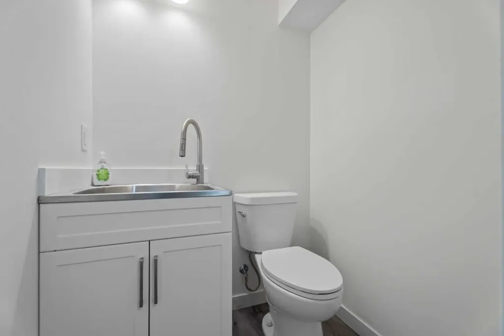 167 Wolf Creek Avenue SE Calgary AB T2X4V1
