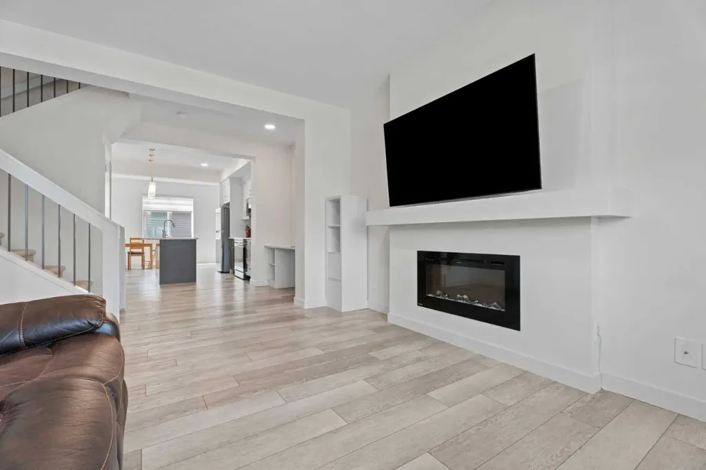 167 Wolf Creek Avenue SE Calgary AB T2X4V1