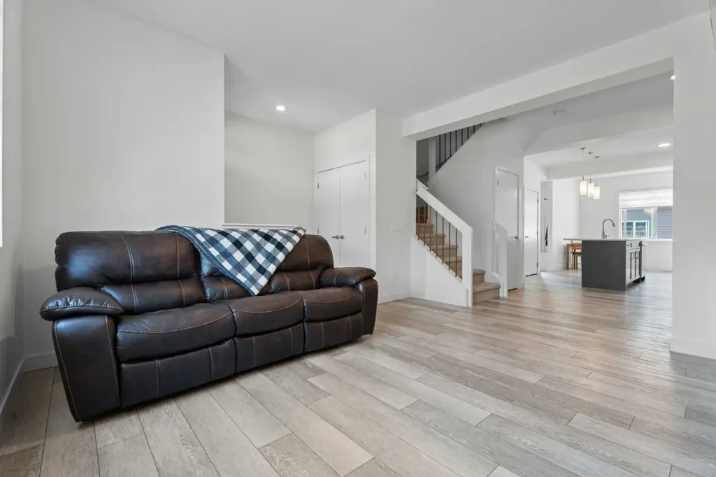 167 Wolf Creek Avenue SE Calgary AB T2X4V1