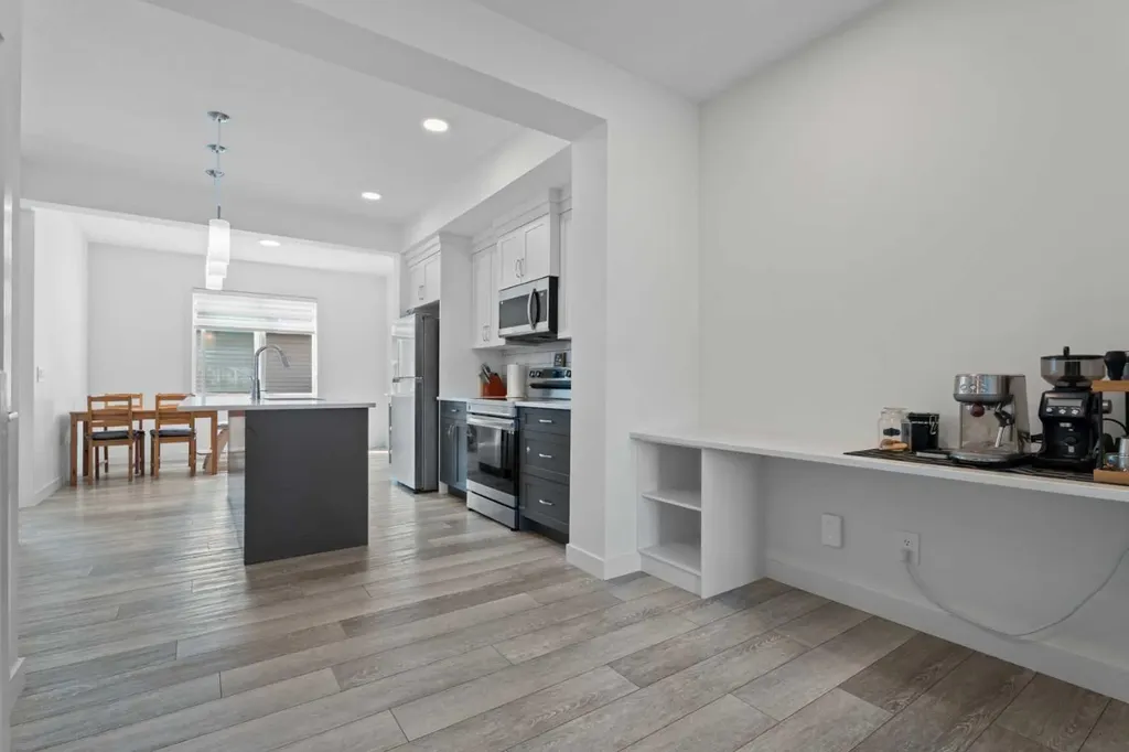 167 Wolf Creek Avenue SE Calgary AB T2X4V1