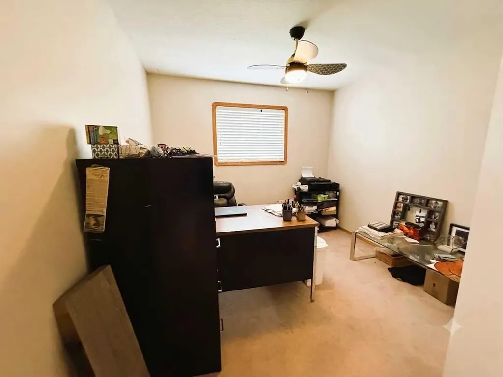 2423 7 Avenue NE Medicine Hat AB T1C1Y7