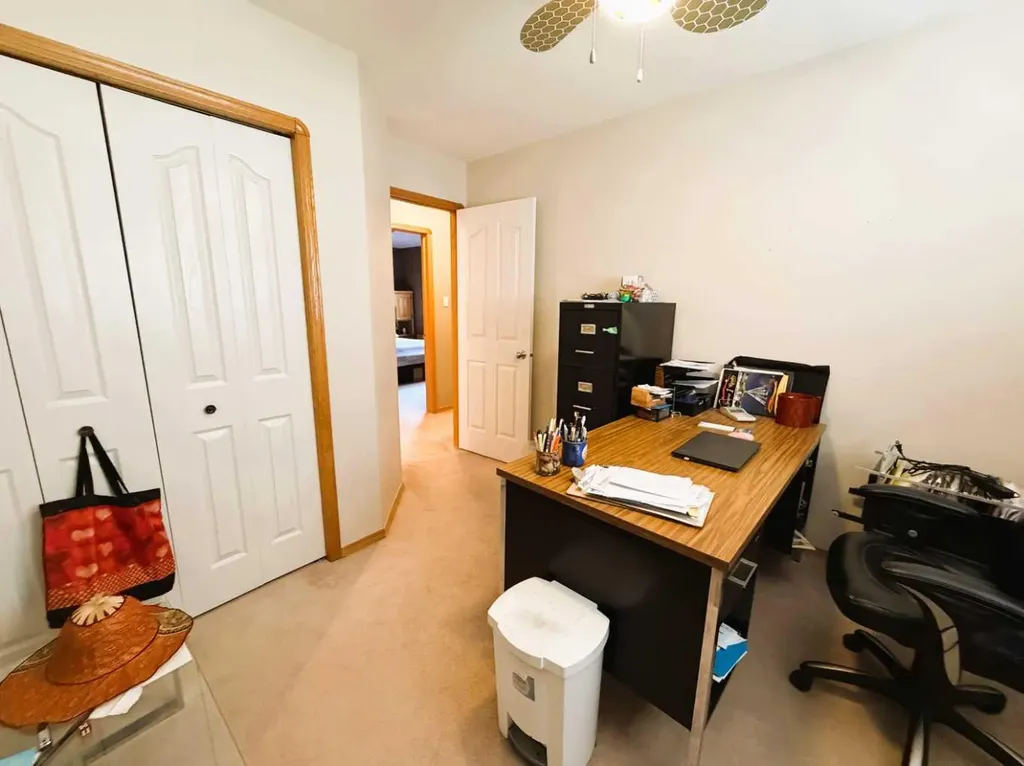 2423 7 Avenue NE Medicine Hat AB T1C1Y7