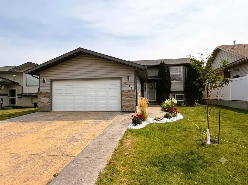 2423 7 Avenue NE Medicine Hat AB T1C1Y7