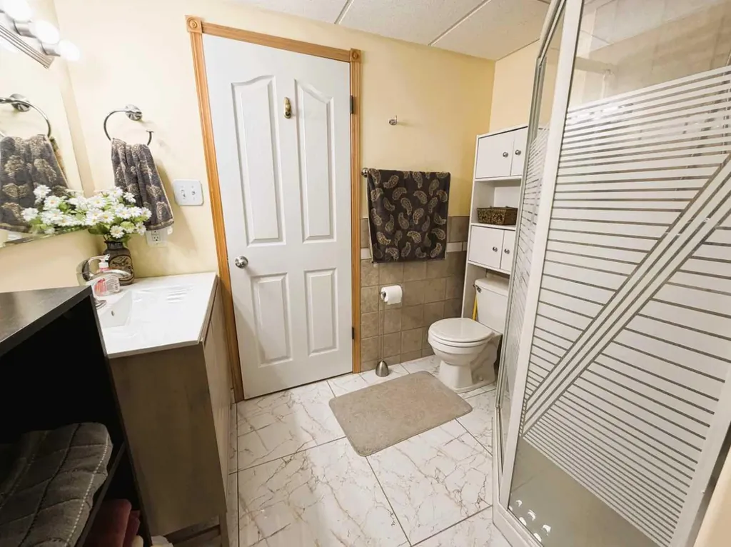 2423 7 Avenue NE Medicine Hat AB T1C1Y7