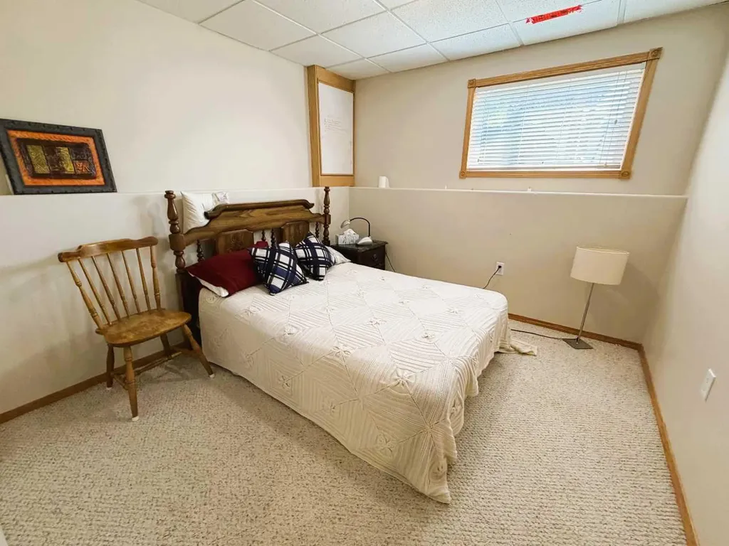 2423 7 Avenue NE Medicine Hat AB T1C1Y7
