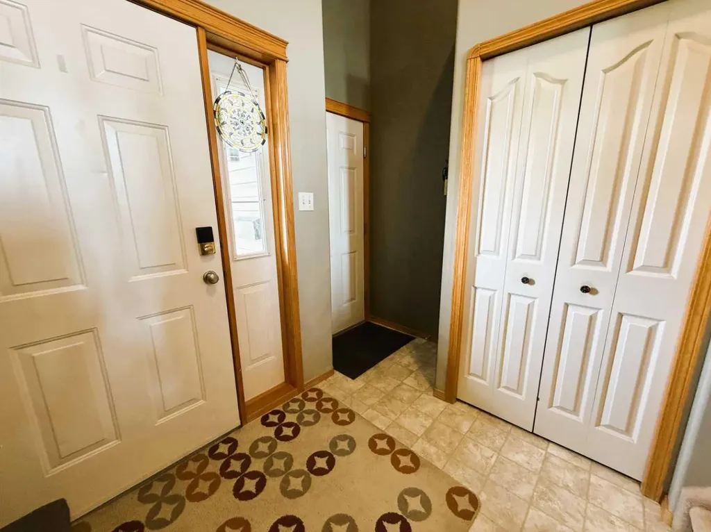 2423 7 Avenue NE Medicine Hat AB T1C1Y7
