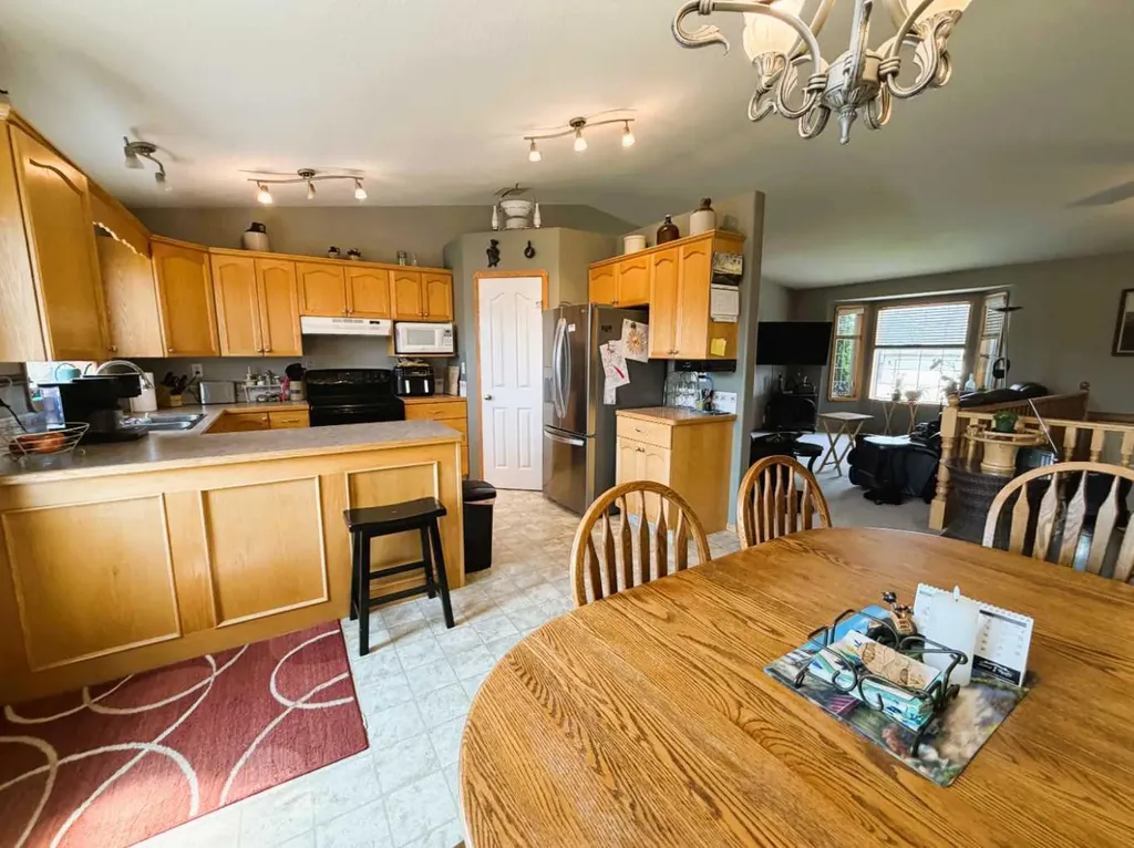 2423 7 Avenue NE Medicine Hat AB T1C1Y7