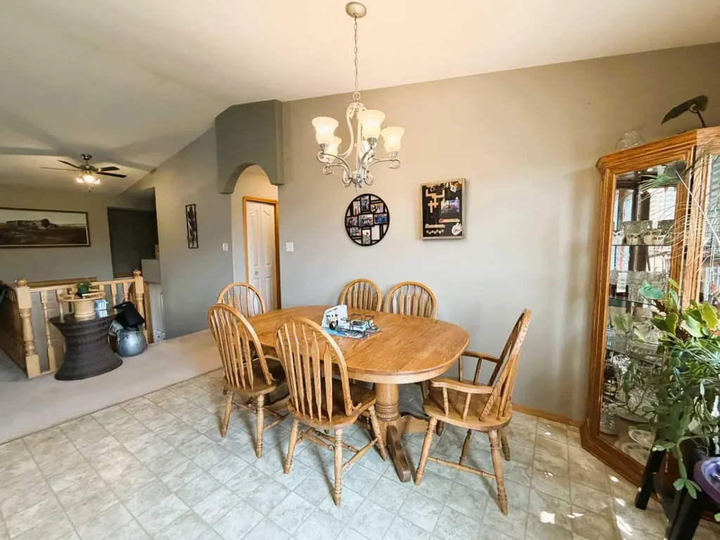 2423 7 Avenue NE Medicine Hat AB T1C1Y7