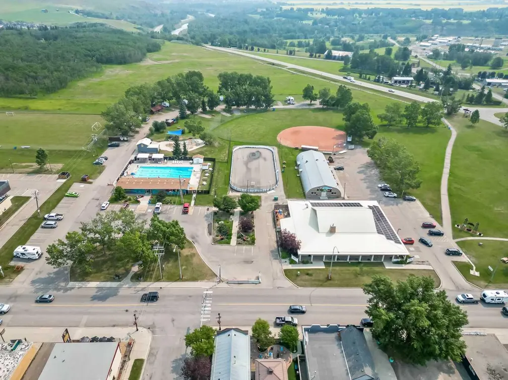 414 Main Street NW Diamond Valley AB T0L2A0