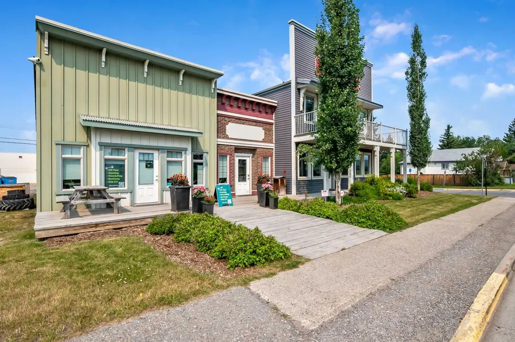 414 Main Street NW Diamond Valley AB T0L2A0