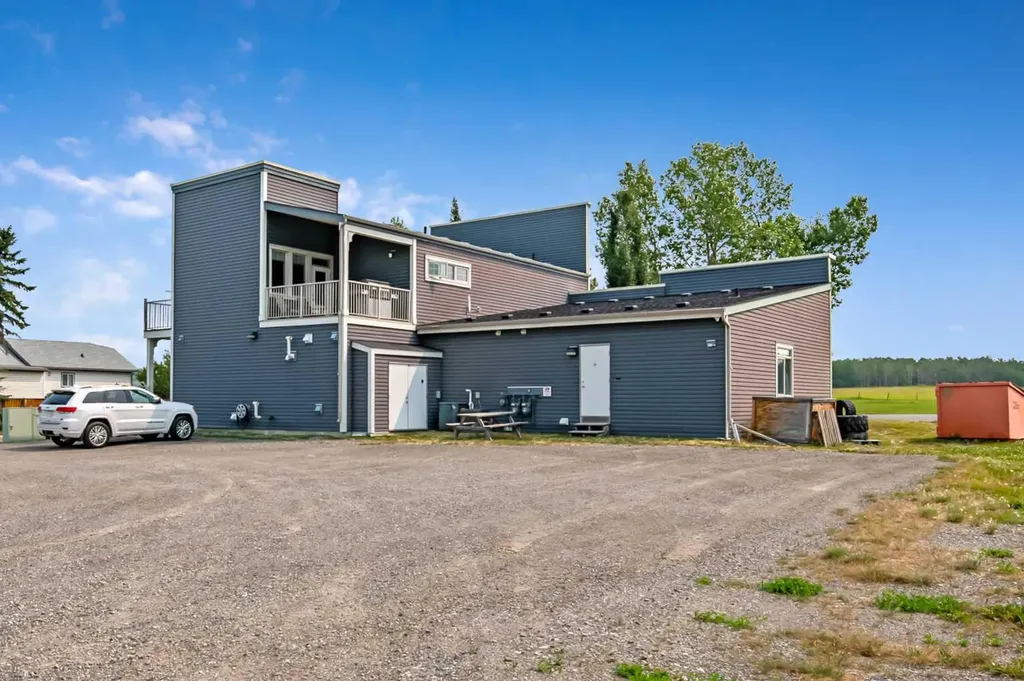 414 Main Street NW Diamond Valley AB T0L2A0