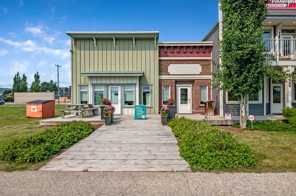 414 Main Street NW Diamond Valley AB T0L2A0