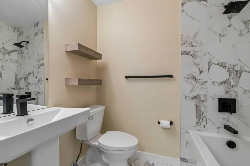 2702 17 Avenue SW Calgary AB T3E 8A5