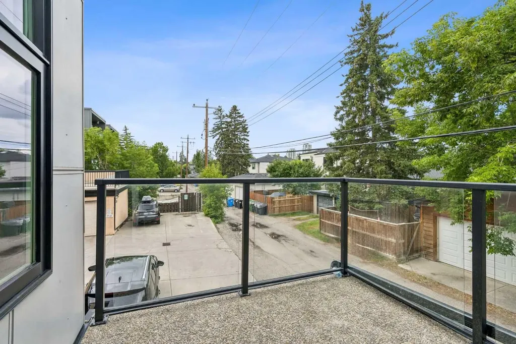 2702 17 Avenue SW Calgary AB T3E 8A5
