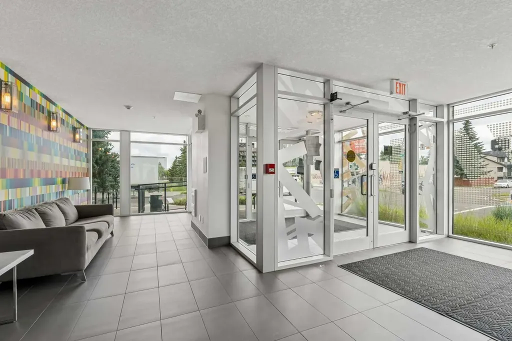 2702 17 Avenue SW Calgary AB T3E 8A5